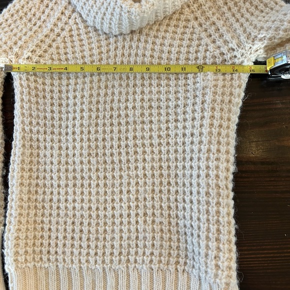 GAP Textured Cream Turtleneck Sweater - Picture 7 of 10